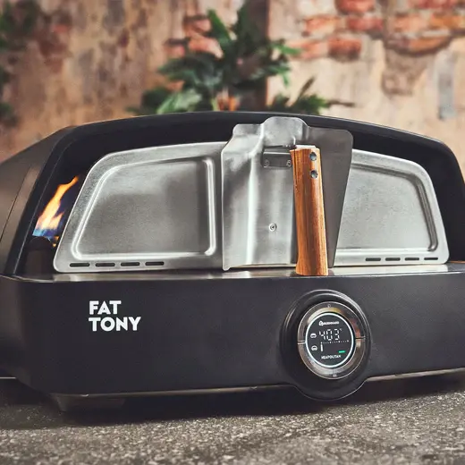 Fat-TONY-Gas-Pizzaofen_PDP-MDB_Mood-Hitzeschild.webp